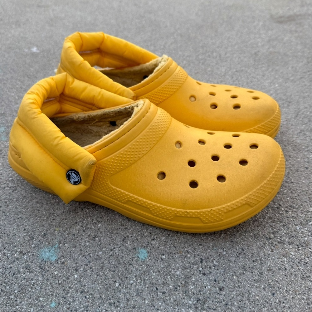Crocs womens Classic Lined Neo Puff Crocband Clogs Canary Yellow Women 11 Mens 9